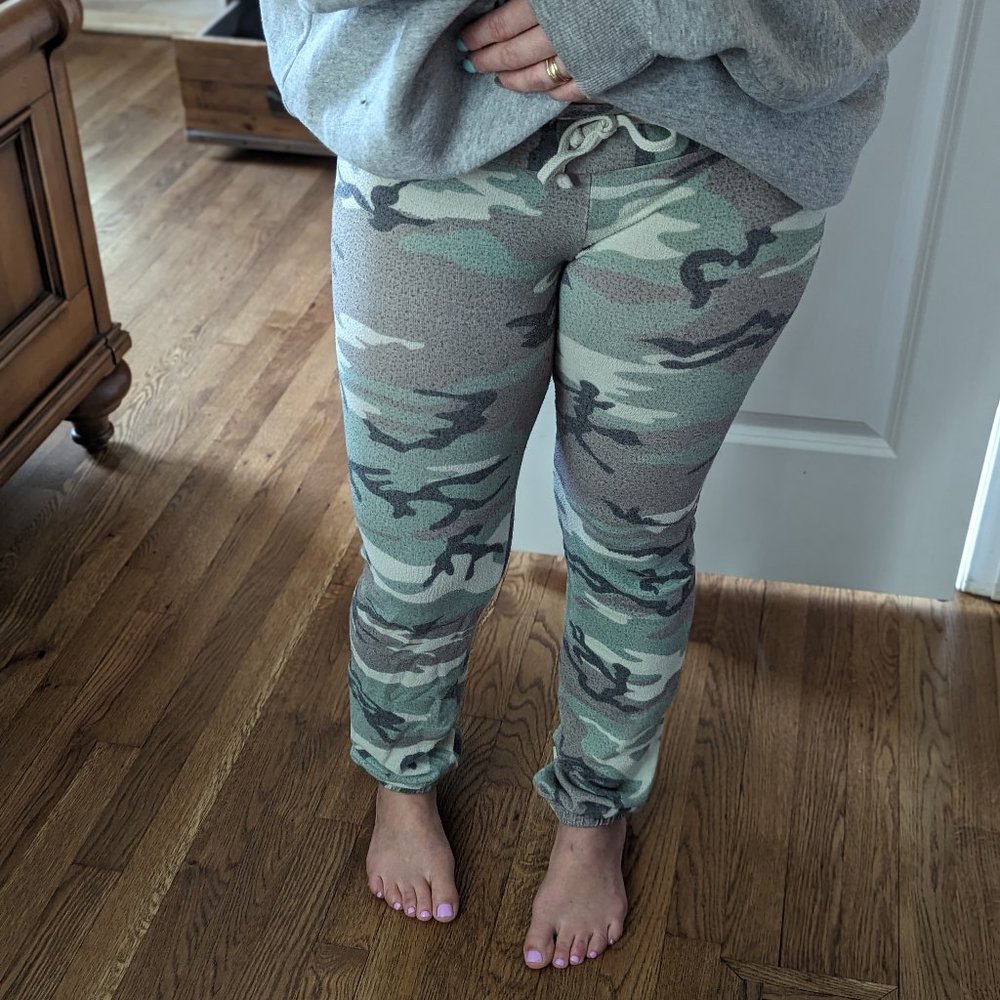 wildfox women's sweatpants camo camouflage small